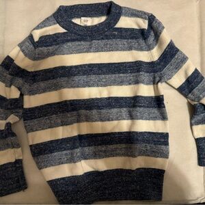 GAP - Boys Size 4 - Sweater